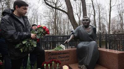 В Москве открыли памятник Армену Джигарханяну