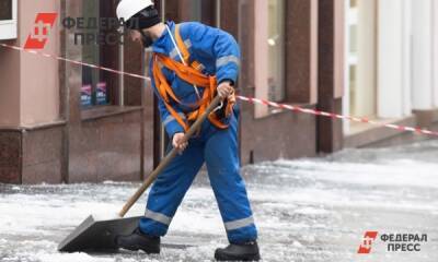 На уборку снега в Челябинске дополнительно вывели сотрудников УК