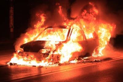 В выходные во Владимире сгорела машина вместе с гаражом