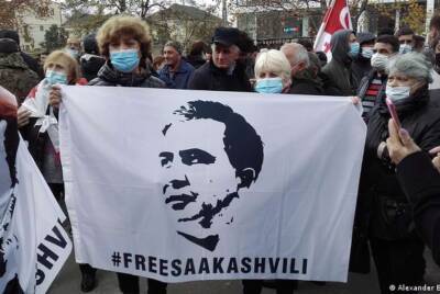 В Грузии депутаты объявили голодовку в знак солидарности с Саакашвили