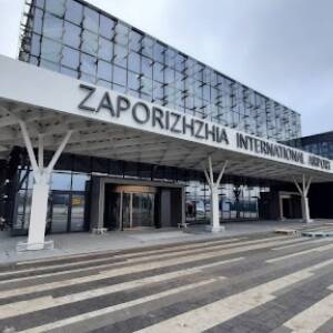 В запорожском аэропорту задержали двух туристок с поддельными ковид-сертификатами. Видео
