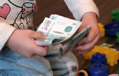 Смолянка, задолжавшая маленьким дочкам более миллиона рублей, проведет полгода на исправительных работах