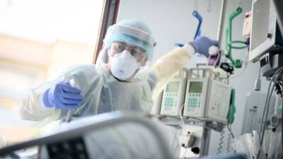 Впервые с начала пандемии заболеваемость в Германии превысила 300
