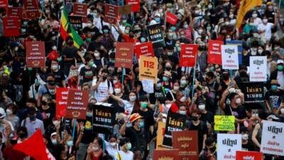 В Тайланде проходят многотысячные демонстрации протеста