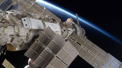Космонавт обнаружил возможное место утечки воздуха в российском модуле МКС