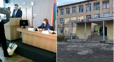 Житель Петрозаводска принес в мэрию плиту с фасада школы, доказывая чиновникам, что дети в опасности