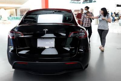 Автопилот Tesla приводит к массовым ДТП