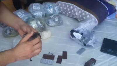 Азербайджанские таможенники пресекли контрабанду крупной партии наркотиков
