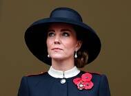 Фото дня: Кейт Миддлтон впервые заменила королеву на Дне памяти павших