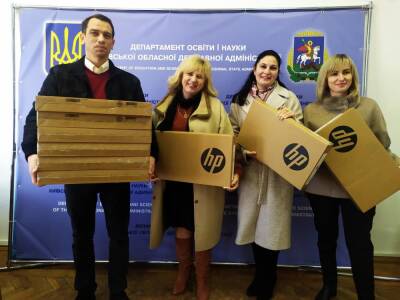 Перші 4000 вчителів отримали ноутбуки в рамках державної субвенції, це «сучасні моделі з камерою та ефективним процесором» - itc.ua - Украина