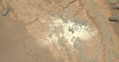 Perseverance распилил камень на Марсе и нашел там идеально ровный треугольник (фото)