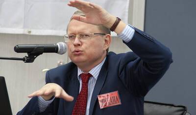 Депутат Госдумы рекомендовал россиянам снять деньги со счетов из-за введения QR-кодов