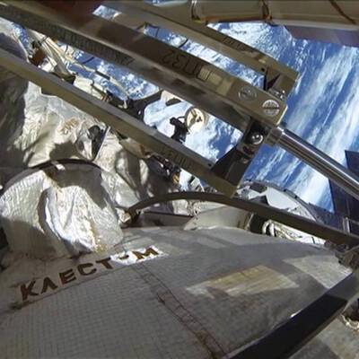 Экипаж МКС вновь вернулся на борт после сближения станции с космическим мусором