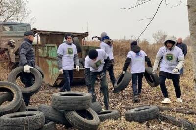 Тульские волонтеры очистили лес в Новомосковске от автопокрышек