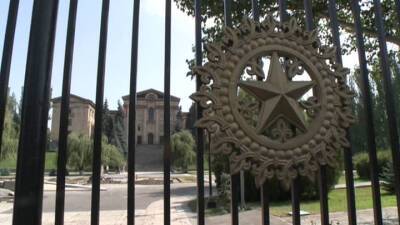 Армения сменила министра обороны и обвинила Азербайджан во вторжении