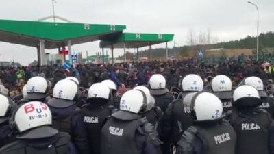 Более трех тысяч мигрантов собрались около пункта «Кузница» в Белоруссии