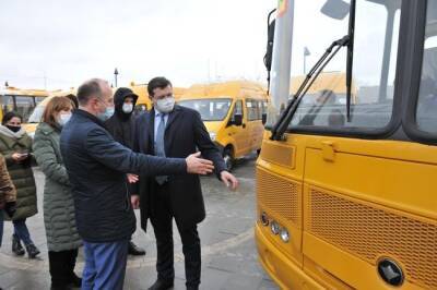 Губернатор Нижегородской области Глеб Никитин передал представителям образовательных учреждений новые школьные автобусы
