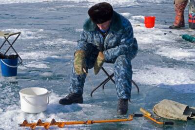 В Петербурге запретили выходить на лед с 16 ноября