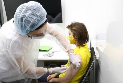 Темпы вакцинации растут: ситуация с COVID-19 в России остается напряженной