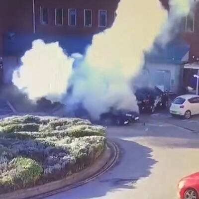 Полиция квалифицирует как теракт взрыв такси рядом с больницей в Ливерпуле