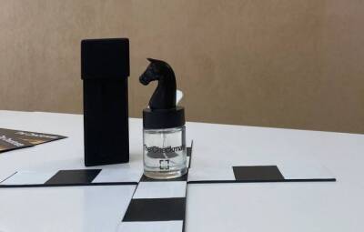 «Ростех» представил лимитированный парфюм The Checkmate на авиасалоне Dubai Airshow