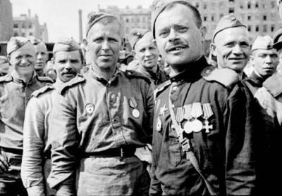 Почему Сталин оказался возвращать Георгиевке кресты в Красную Армию - Русская семерка
