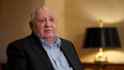 Горбачев поделился впечатлениями от ядерного "меча" и "ружья"