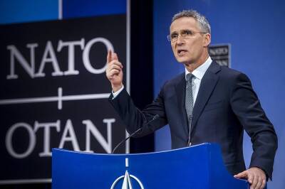 Столтенберг заявил об оборонном характере действий НАТО в Черном море