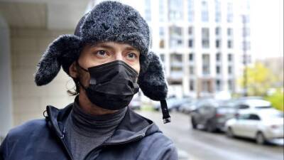 Дерматолог назвала главную ошибку ношения маски на морозе