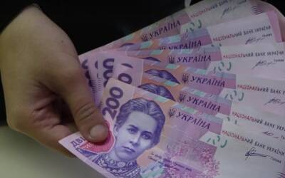 Режут пенсии на половины: за что украинских пенсионеров лишают выплат