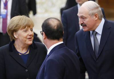 Меркель обсудила с Лукашенко помощь беженцам на границе Белоруссии с ЕС