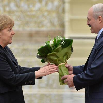 Лукашенко и Меркель обсудили по телефону решение текущих миграционных проблем