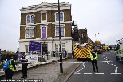 Лондон: В одной из школ обрушился потолок, пострадали дети