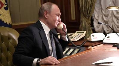 Путин и Макрон поспорили о причинах миграционного кризиса по телефону