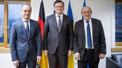 Киев призвал Париж и Берлин готовиться к военному конфликту на Украине