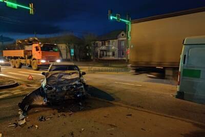 Человек пострадал в ДТП с инкассаторской машиной в Красноярске