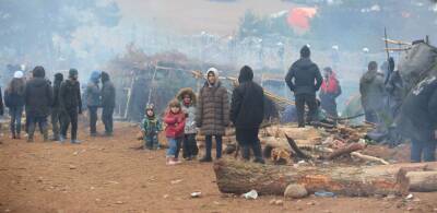 Боррель: Мигрантам на границе Польше и Белоруссии должна поступать гумпомощь