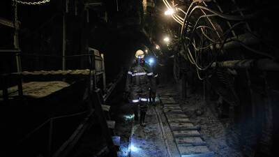В Кузбассе из-за задымления эвакуируют горняков одной из шахт