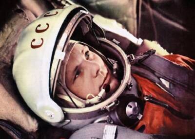 «Спустился из космоса на парашюте»: что не так было с полётом Гагарина - Русская семерка