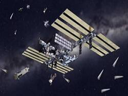 МКС летает по огромной свалке на околоземной орбите