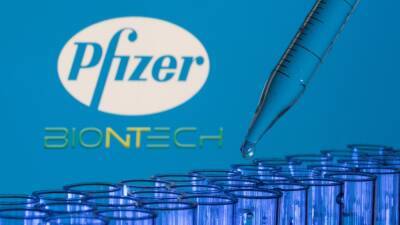 Pfizer испытает в России новый препарат от COVID-19