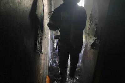 В Ефремове жителя загоревшейся квартиры эвакуировали через окно