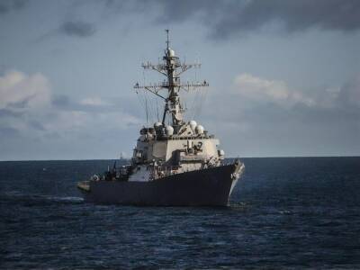 Американский эсминец USS Porter, на который Путин грозил "посмотреть в прицел", покидает Черное море