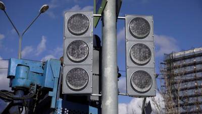 На 12 пешеходных переходах Южно-Сахалинска установят светофоры