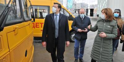 Нижегородский губернатор передал 137 школьных автобусов образовательным учреждениям региона
