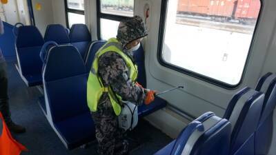 Ежедневная санобработка ведётся во всех пригородных поездах ПривЖД