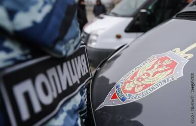 ФСБ задержала более 20 человек, занимавшихся легализацией незаконных мигрантов