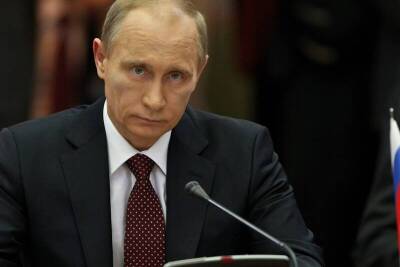 Путин обсудил деэскалацию миграционного кризиса с Макроном