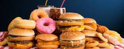 Диетолог Чехонина: Кофе, фастфуд, обезжиренные продукты и сладости вызывают усталость