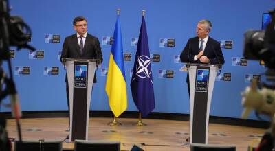 В НАТО готовы реагировать на «необычную концентрацию сил» России на украинской границе